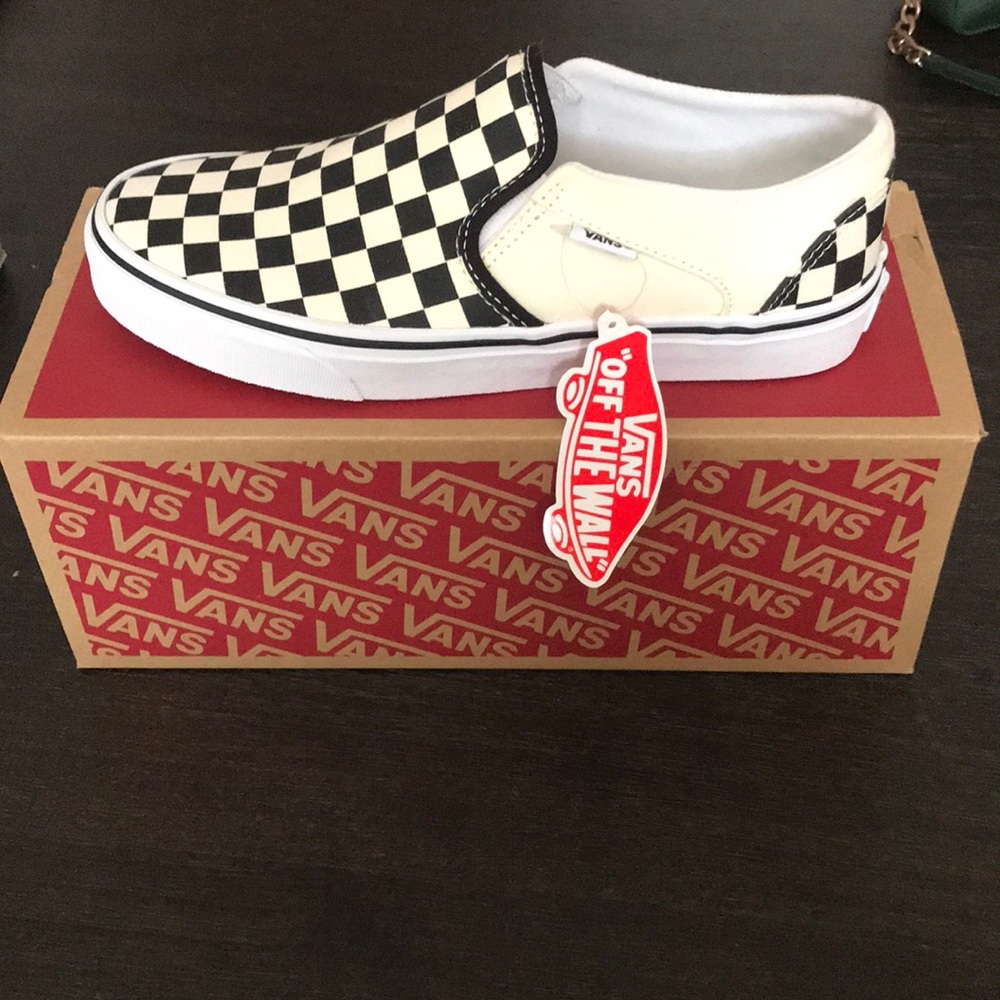 Checkered Van’s Sz 8.5 BRAND NEW
